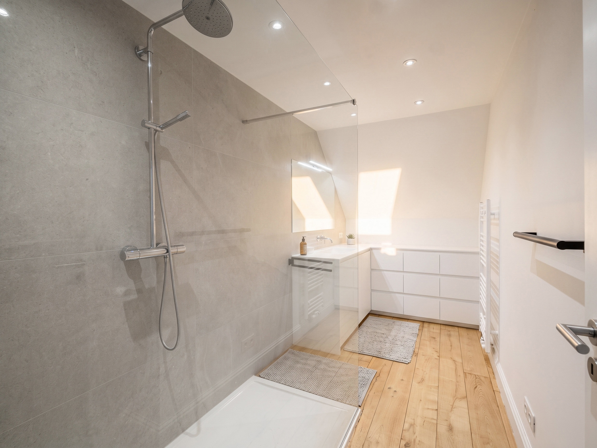 Salle de bain — douche à l'italienne